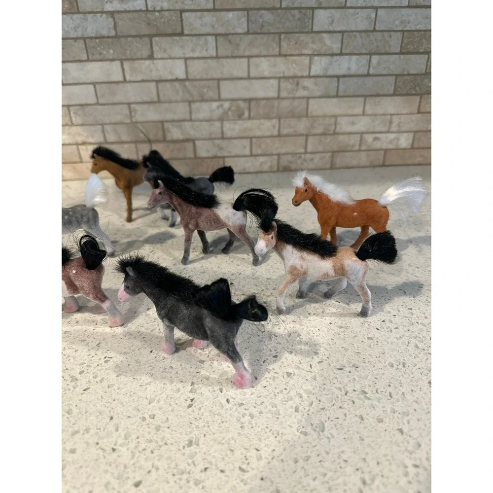 Lot of 10 Pre Owned Vintage Toy Plastic Velvet‎ Flocked Coated Felt Horses BR